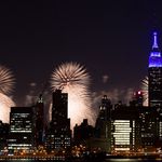 Skyline + fireworks (<a href="http://www.flickr.com/photos/ginaherold/9210943727/in/pool-gothamist">Gina Herold</a>)
